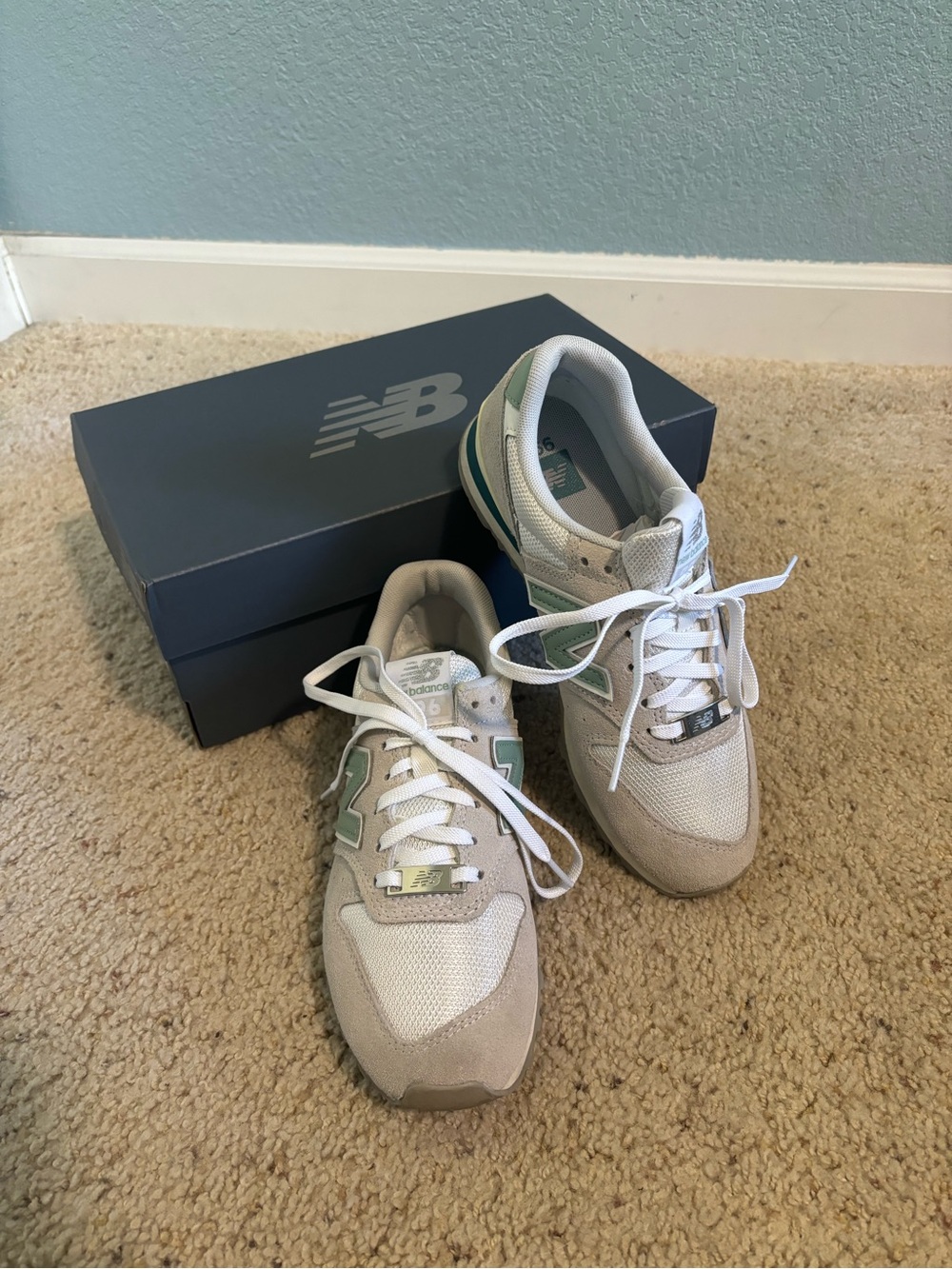 New Balance 996 Sneakers - Picture 1 of 6